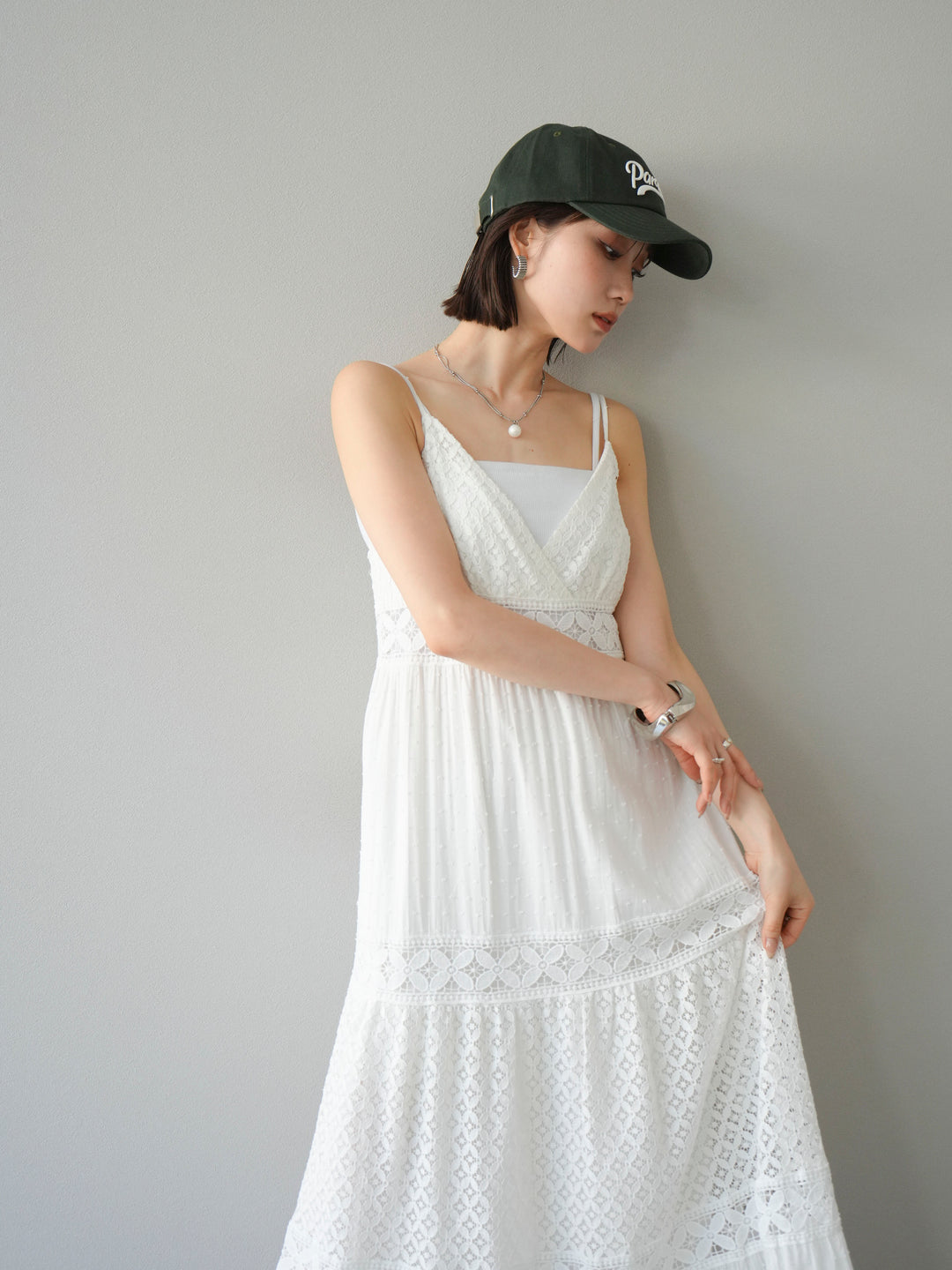 [SET] 蕾絲花邊吊帶裙+網紗羅紋罩杯吊帶背心（2件組）