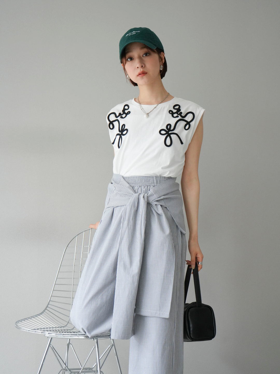 [SET]コード刺繍フレンチスリーブTシャツ+ウエスト巻きストライプイージーパンツ(2set)