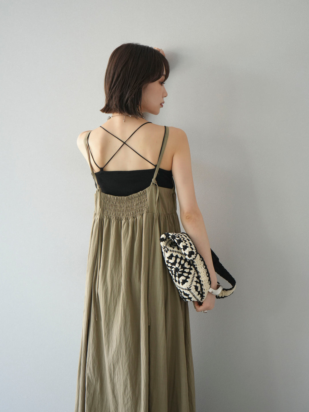 [SET]レーヨンシャーリングキャミワンピース+カップ付きバッククロスキャミソール(2set)