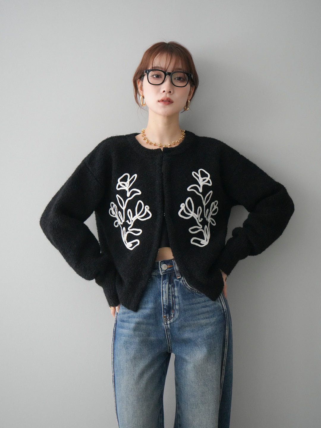 [予約]テープ刺繍ホック開きブークレニットカーディガン/black