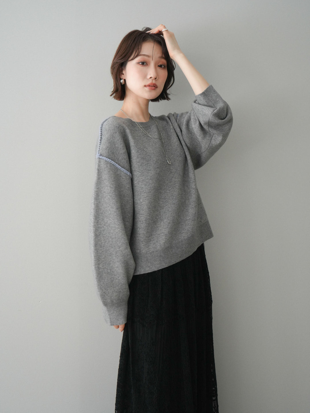 [予約]バックロゴ刺繍配色ステッチニットプルオーバー/gray