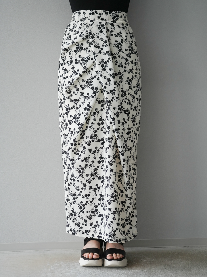 [SET]フラワープリントフレンチスリーブブラウス+フラワープリントタックIラインスカート(2set)