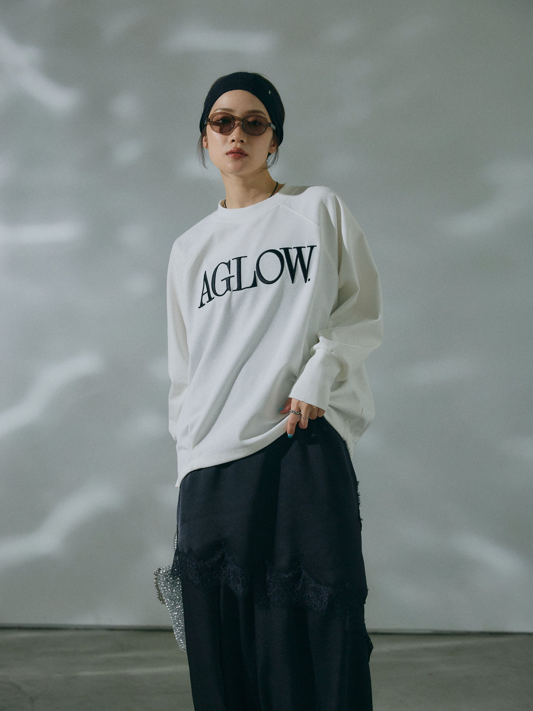 【Allure】[SET]ブークレダンボールロゴ刺繍プルオーバー+ワッシャーサテンタックジョガーパンツ(2set)