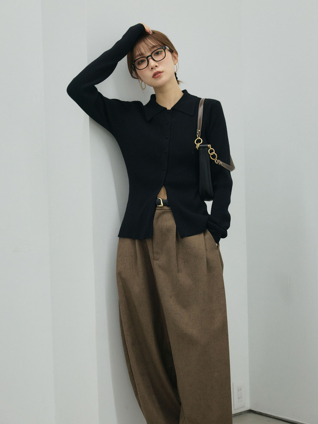 【Allure】[SET]くるみボタンポロリブニットトップス+モックスカルゼサイドタックコクーンパンツ(2set)