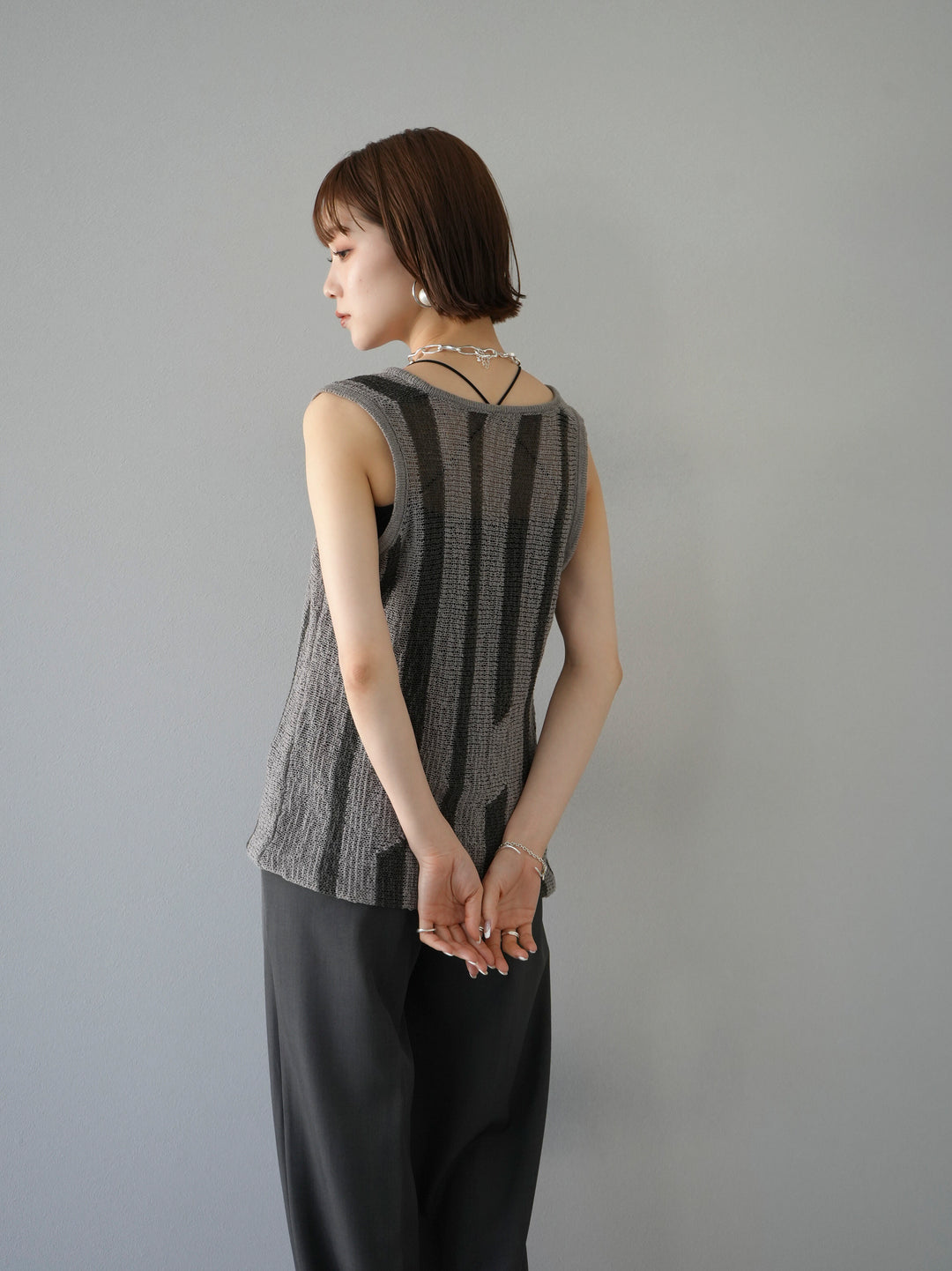 [Pre-order] Openwork striped sleeveless knit/gray