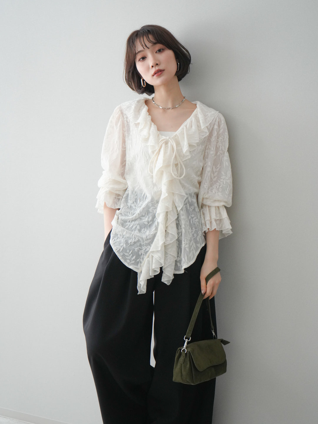 [予約]ラッフルレーススリットブラウス/ivory