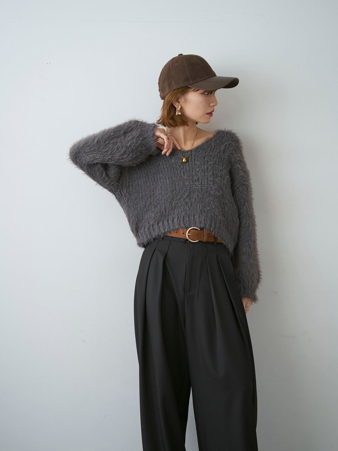 [予約]Vネックシャギークロップニットトップス/charcoal