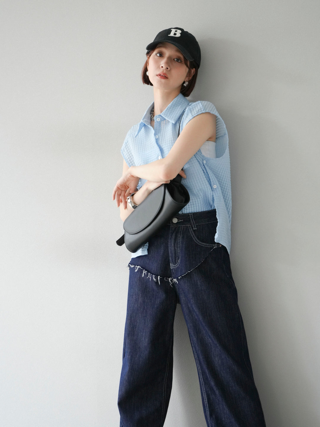 [SET] 透視格紋無袖襯衫 + 臀部設計牛仔褲（2 套）