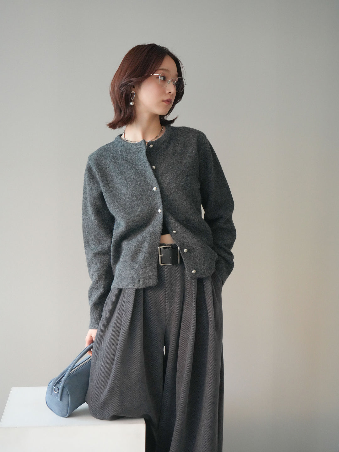 [SET]アンティークボタンニットカーディガン+ベルトデザインループコールテンワイドパンツ(ベルト付き)(2set)