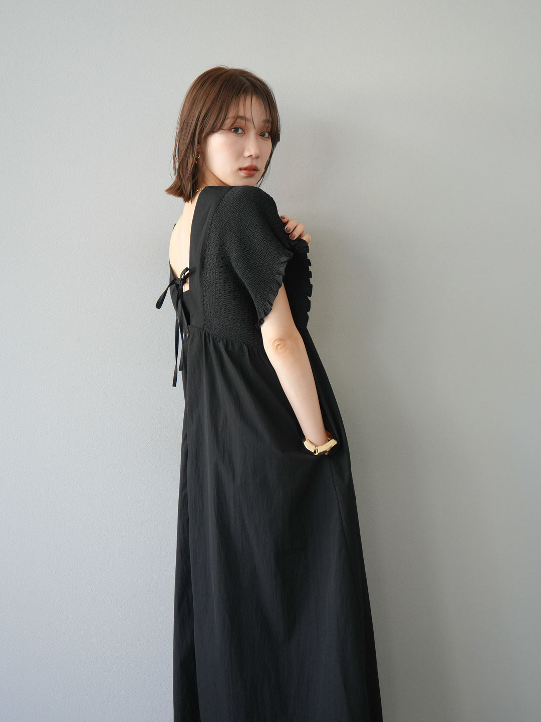 [SET] 褶皺V領連身裙 + 褶皺V領連身裙 (2件套)