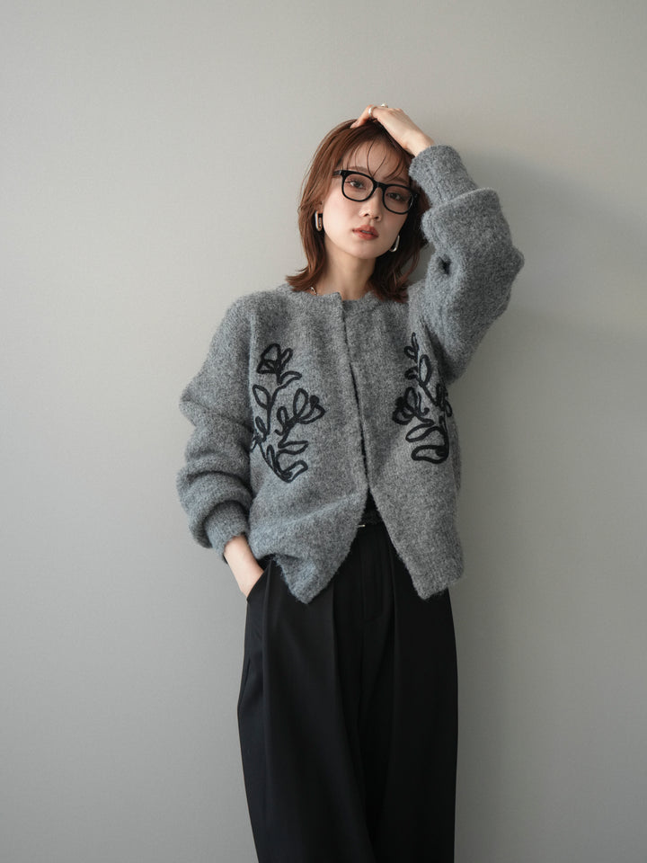 [予約]テープ刺繍ホック開きブークレニットカーディガン/mokugray