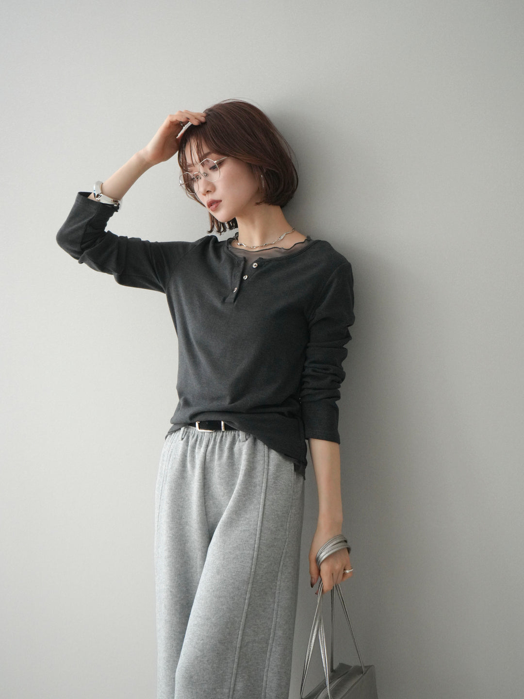 [予約]チュールレイヤードヘンリーネックカットソー/charcoal