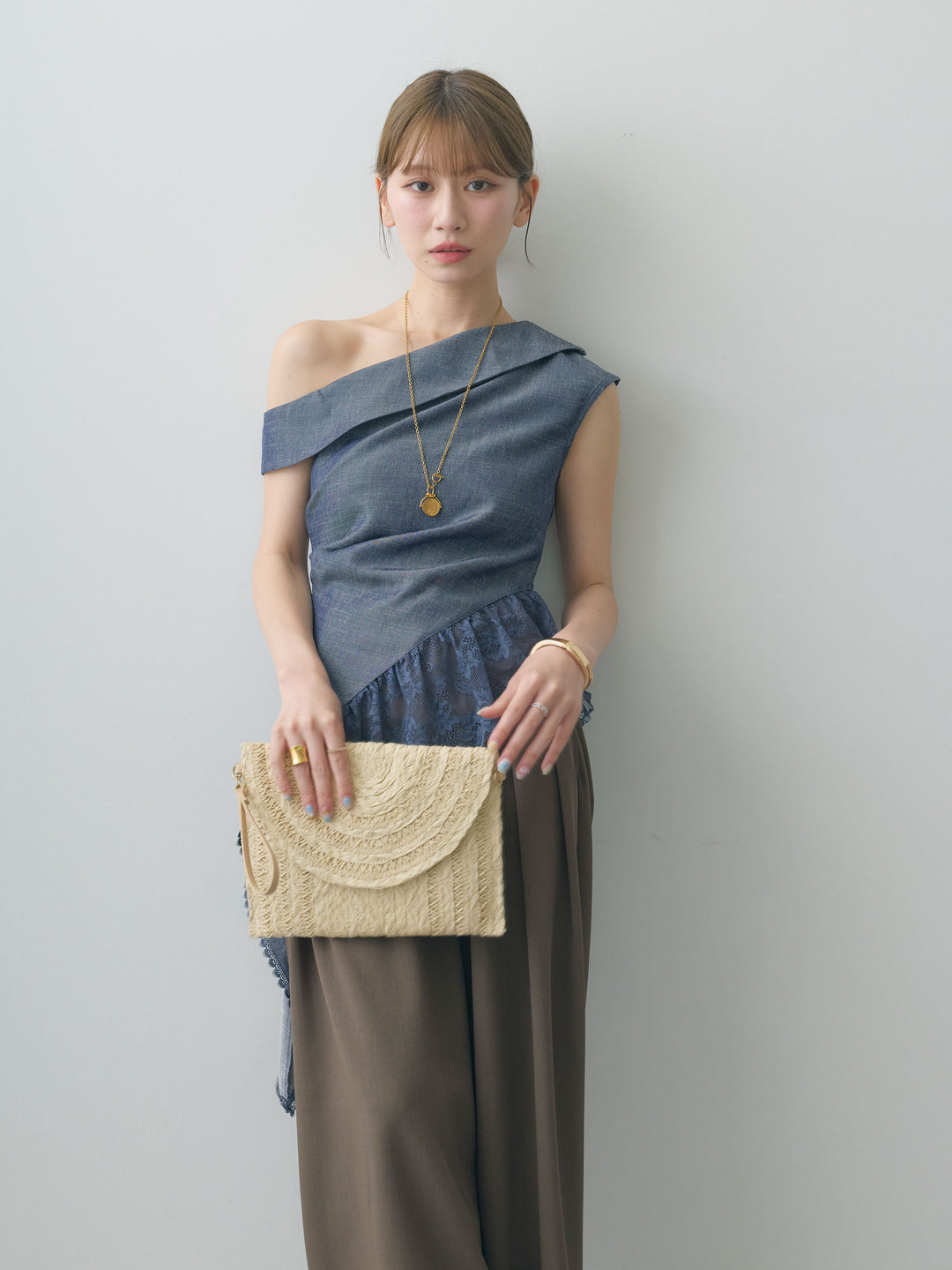 [SET]アシンメトリーラッフルレースヘムトップス+クレープデシンタックワイドパンツ(2set)