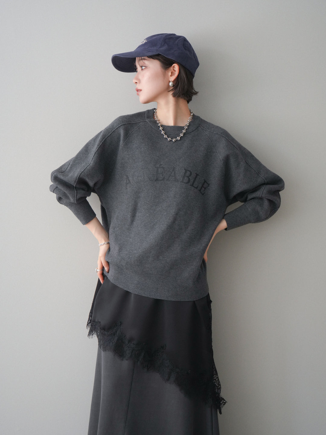 [予約]半ラバープリントロゴスウェットライクニットプルオーバー/mokucharcoal