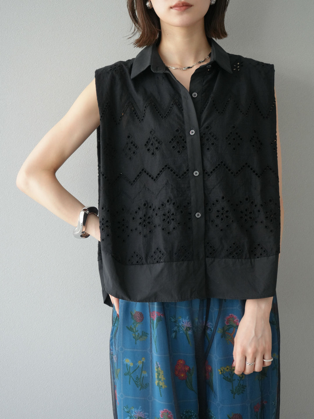 [予約]エンブロイダリーレースタックショルダーブラウス/ブラック