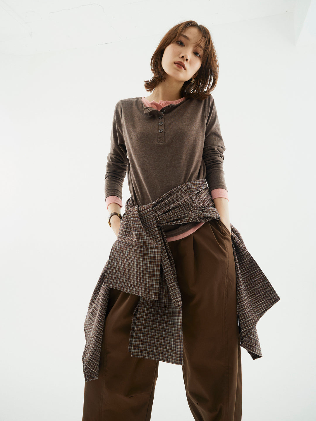 【Allure】[SET]配色レイヤードヘンリーネックトップス+タフタワイドカーブパンツ(2set)