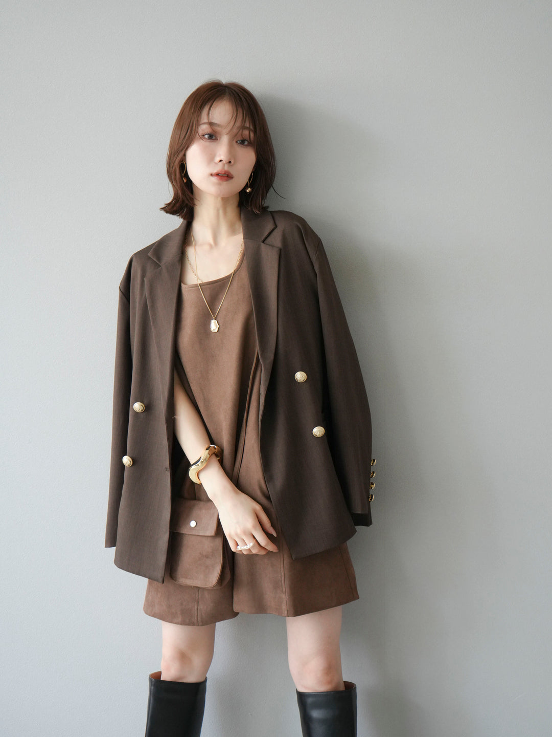 [SET]ゴールドボタンツイルダブルテーラードジャケット+ショルダーポーチ付スウェードミニワンピース(2set)