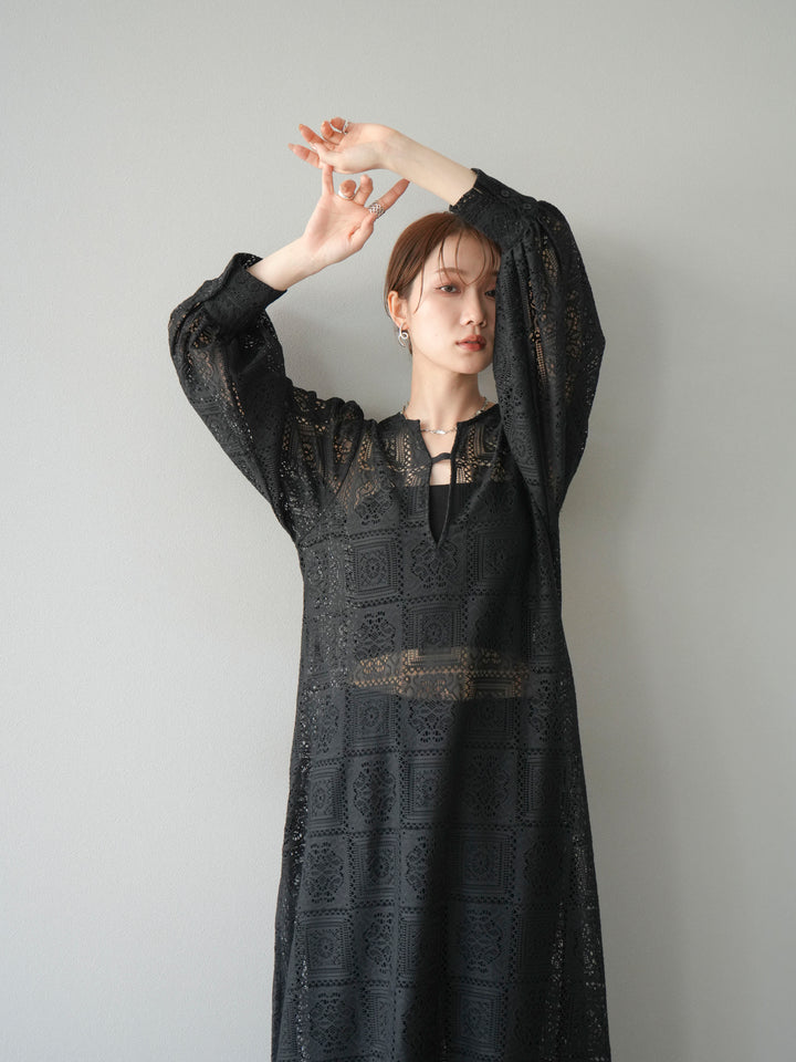 【套裝】塊蕾絲捲袖洋裝+塊蕾絲寬褲（2套）