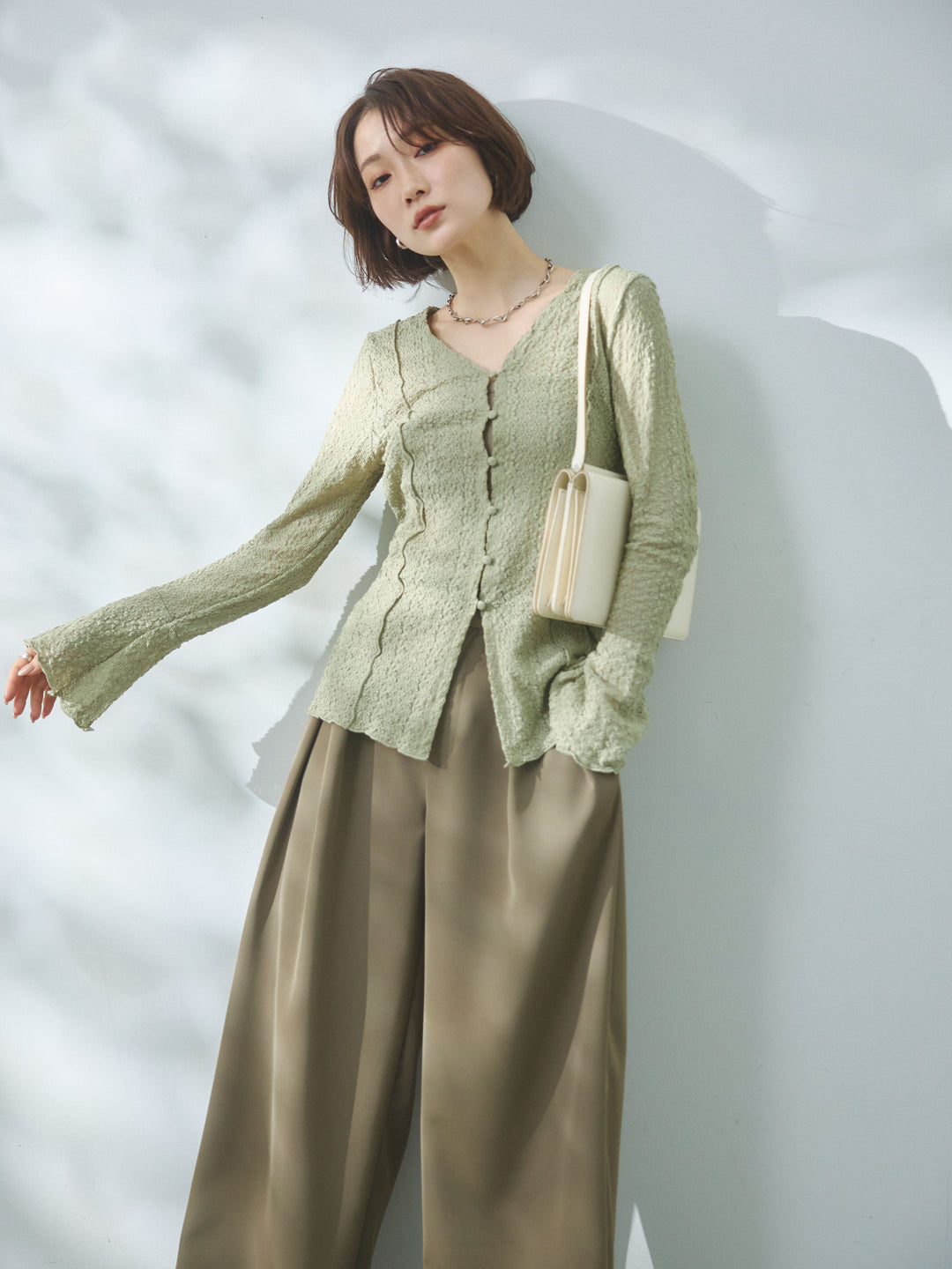 【Allure】[SET]ストレッチレースカーディガン+エステルツイルタックワイドパンツ(2set)