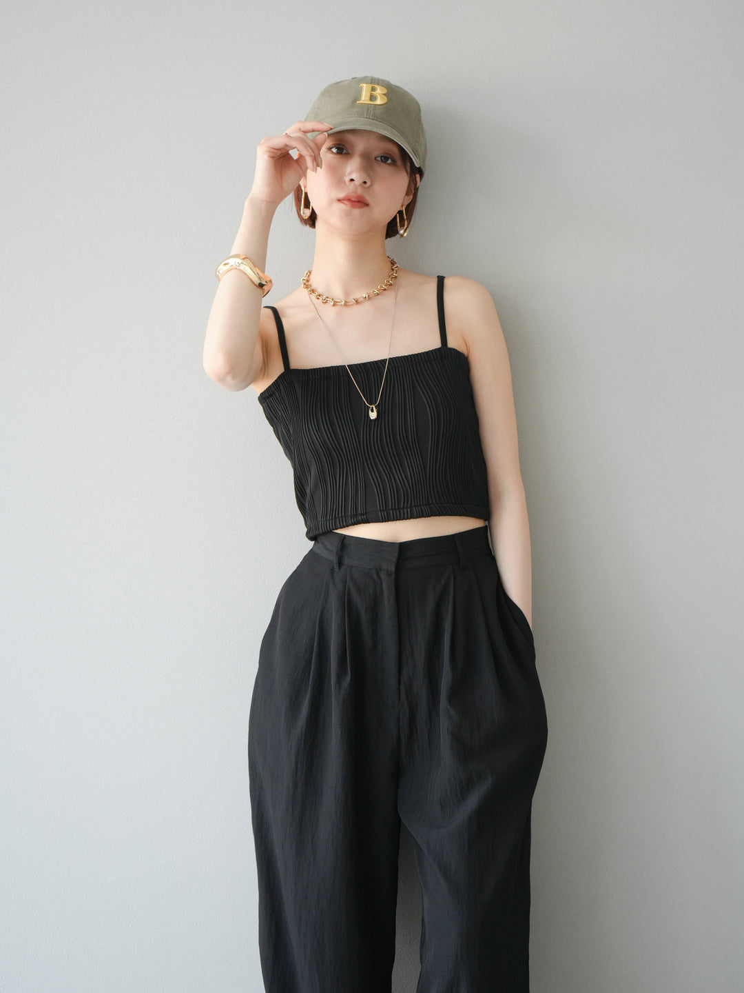 【預購】波浪滾邊杯裸色吊帶背心/黑色