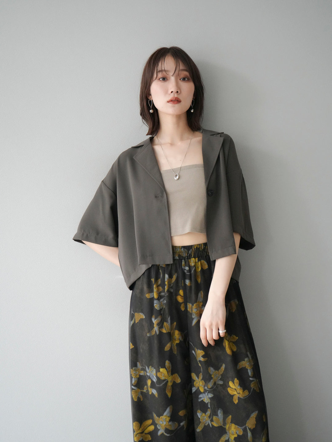 [SET]ハーフショートジャケット+フラワープリントチュールレイヤードパンツ(2set)