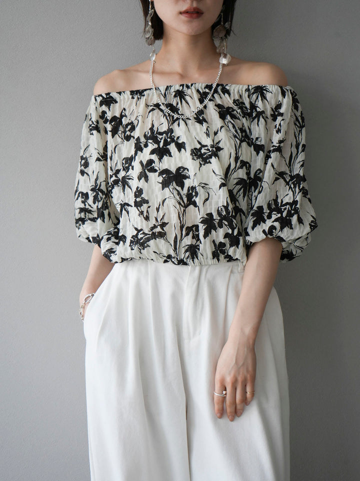 [Pre-order] Washer Flower Pattern Off-Shoulder Blouse/Off White