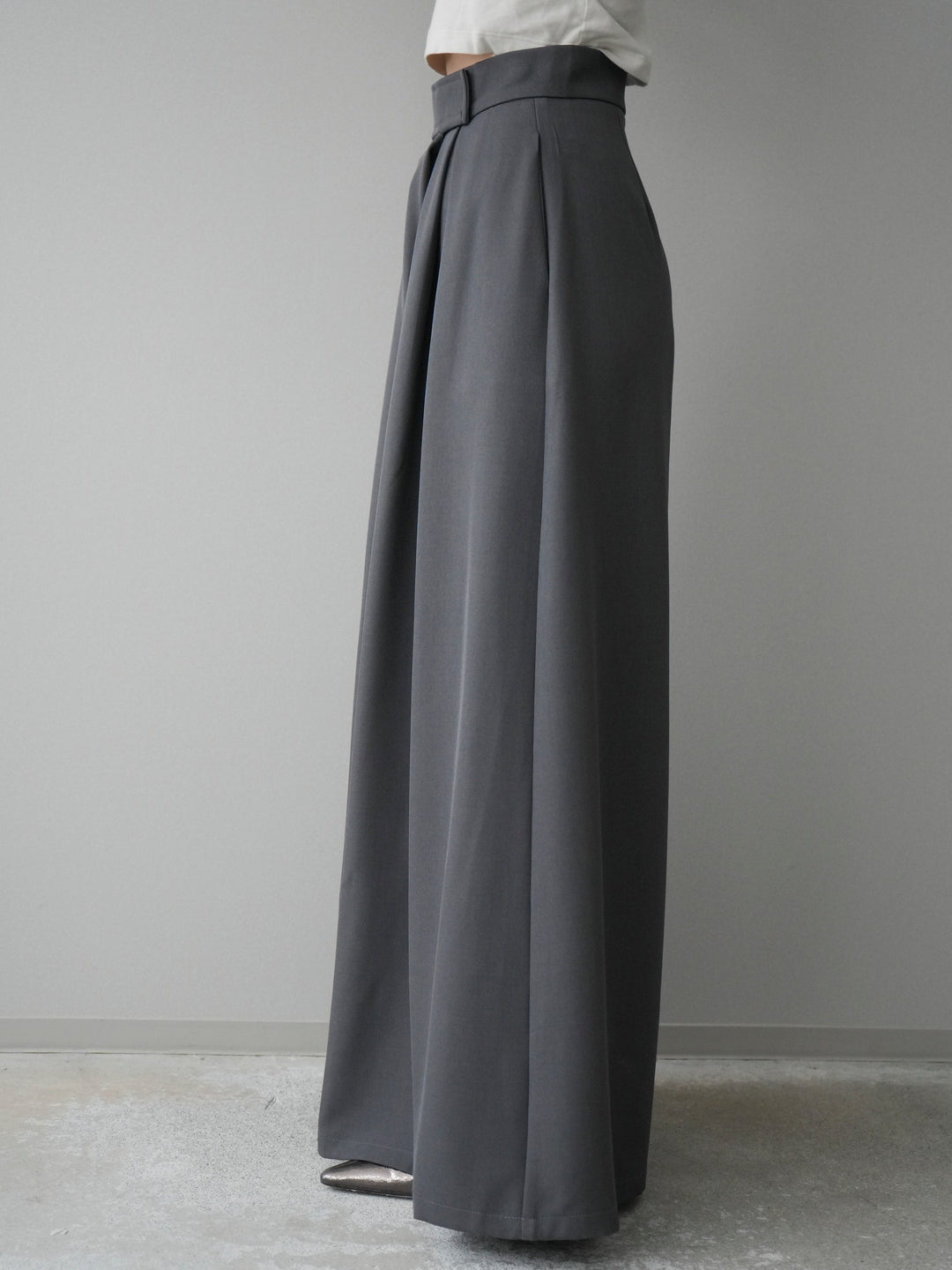 [予約]テープベルトタックバギーパンツ/gray