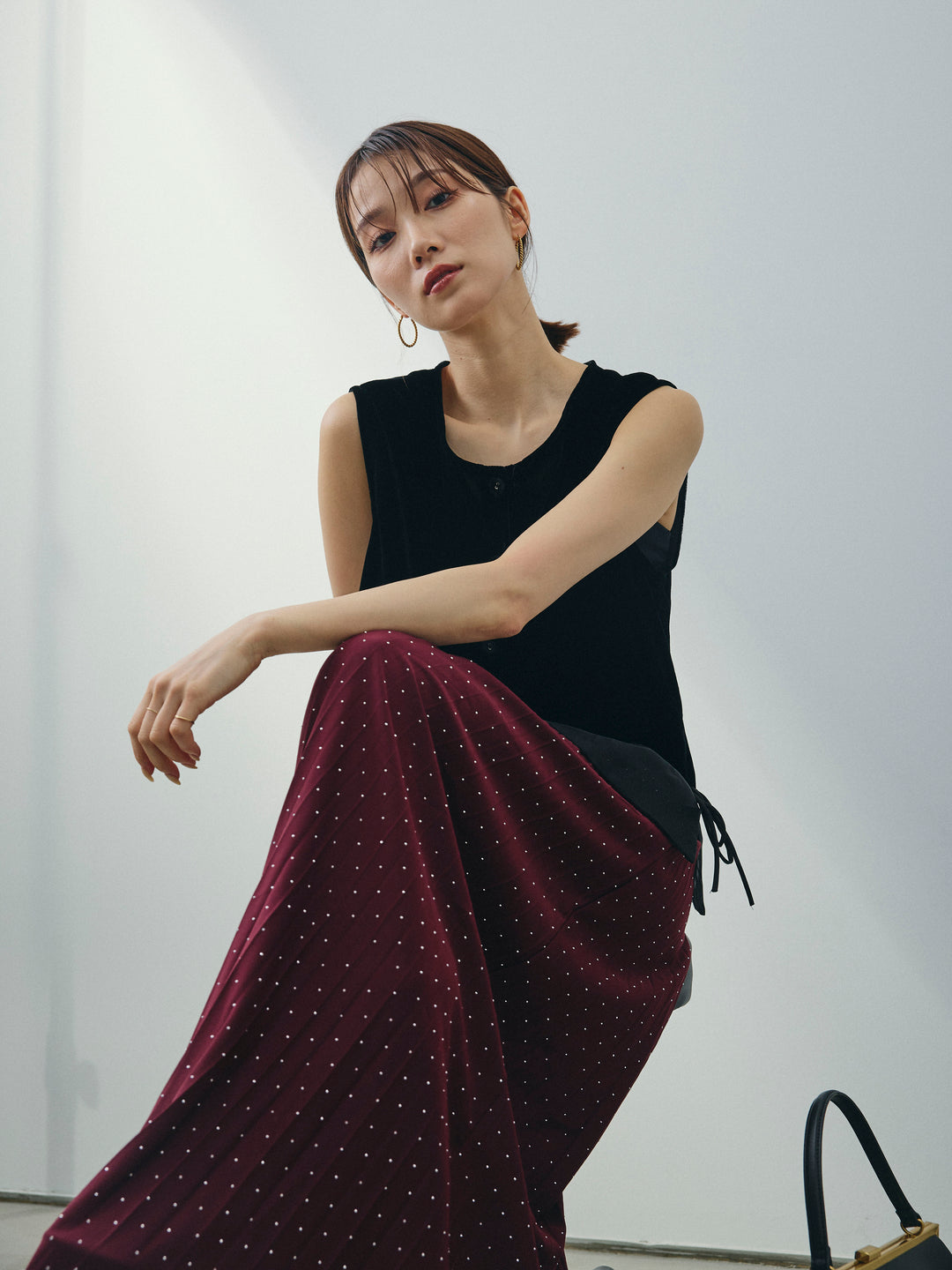 [SET]裾チュールベロアノースリーブプルオーバー+ラインストーンプリーツスカート(2set)