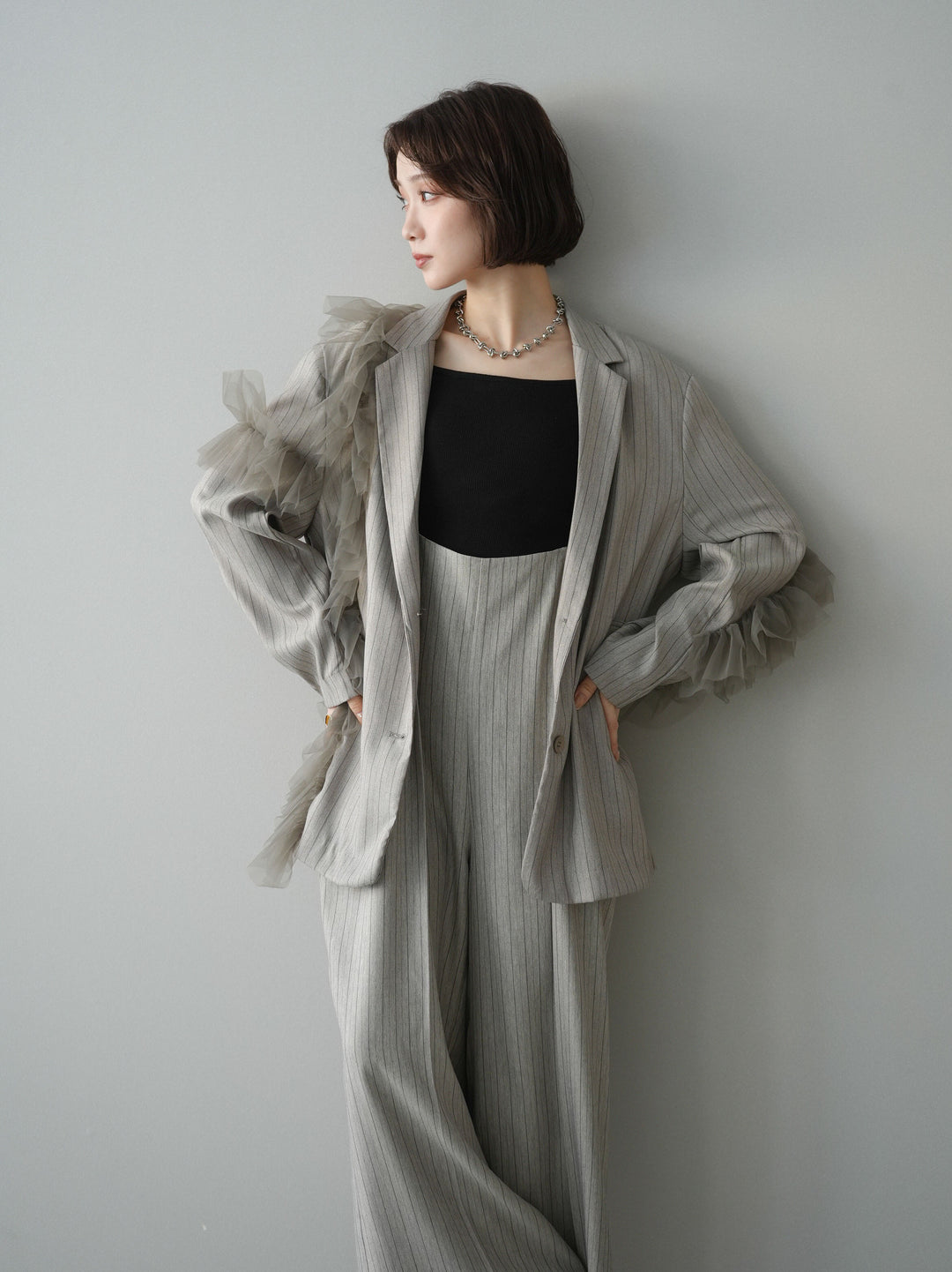 [予約]アシンメトリーチュールストライプジャケット/greige