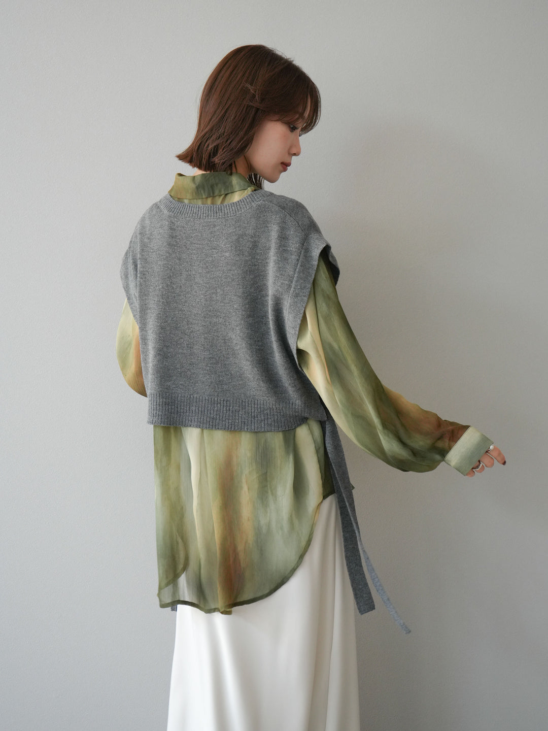 [予約]サイドリボンVネックショートニットベスト/チャコール