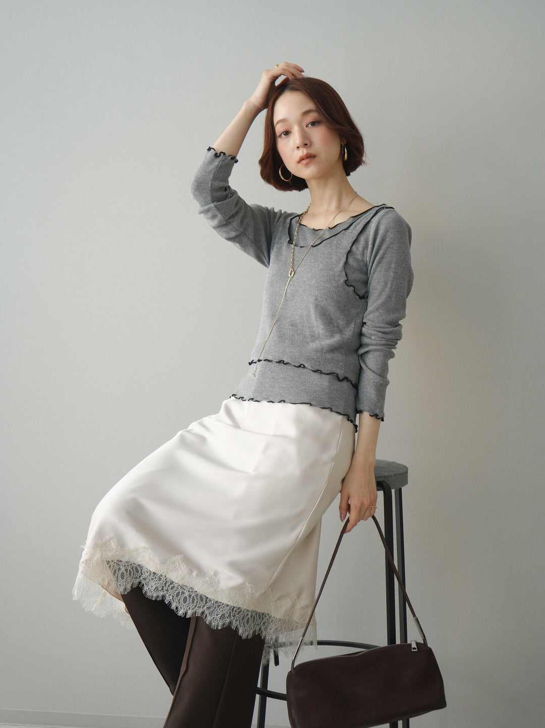 [SET]バイカラーメローアンサンブルシアーニットトップス+センターシームフレアパンツ(2set)