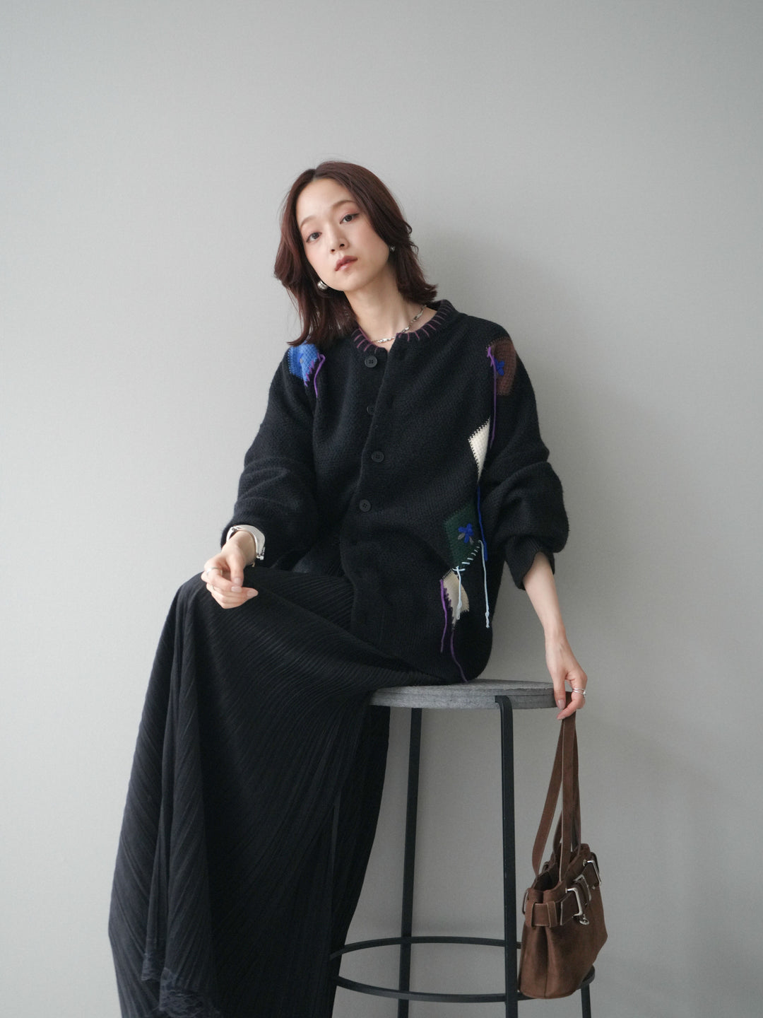 [SET]ハンドステッチアーガイルデザインニットカーディガン+裾レーススウェードプリーツマキシスカート(2set)