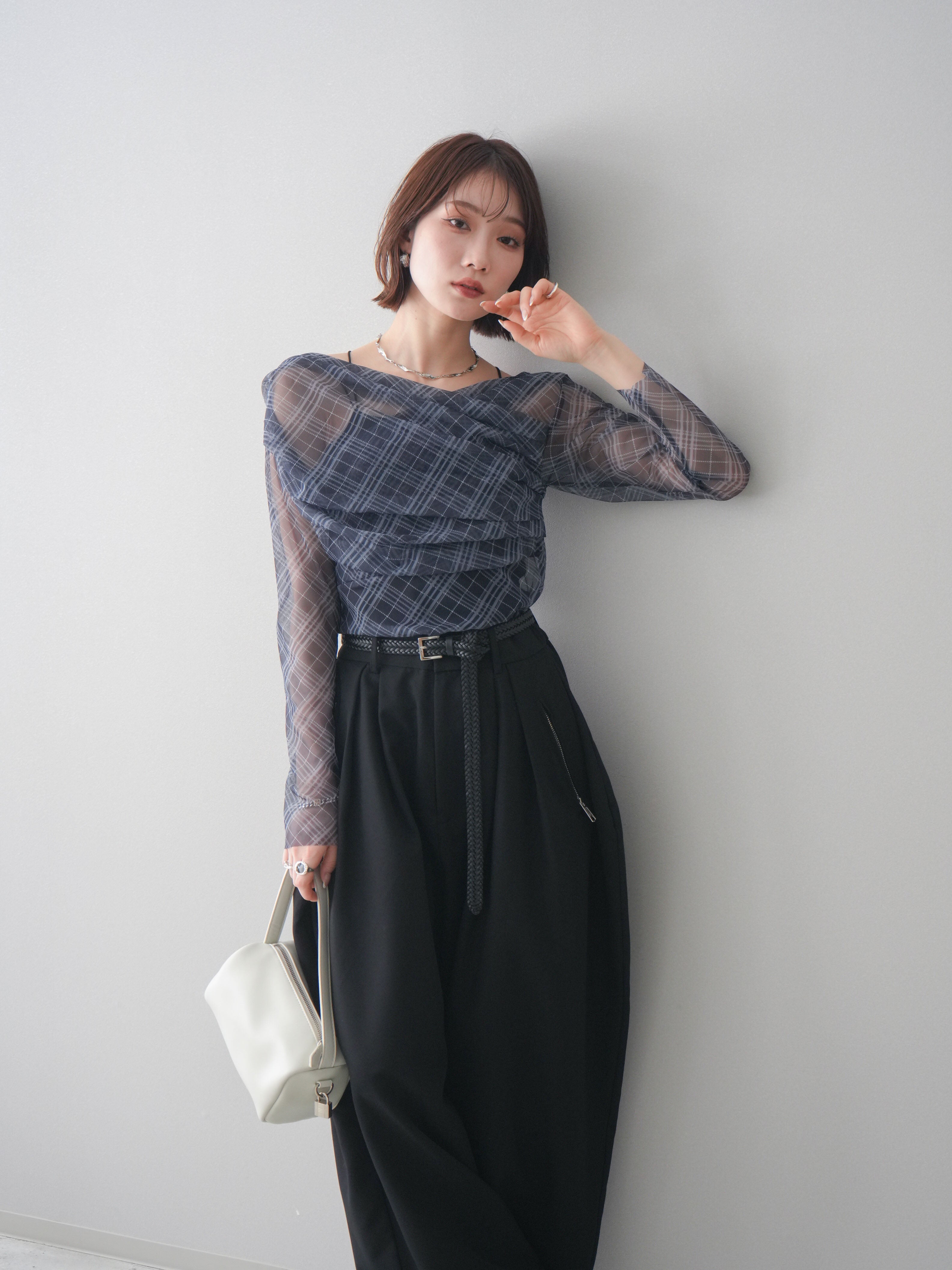 予約]チュールバイアスチェックプリントタックネックトップス/navy