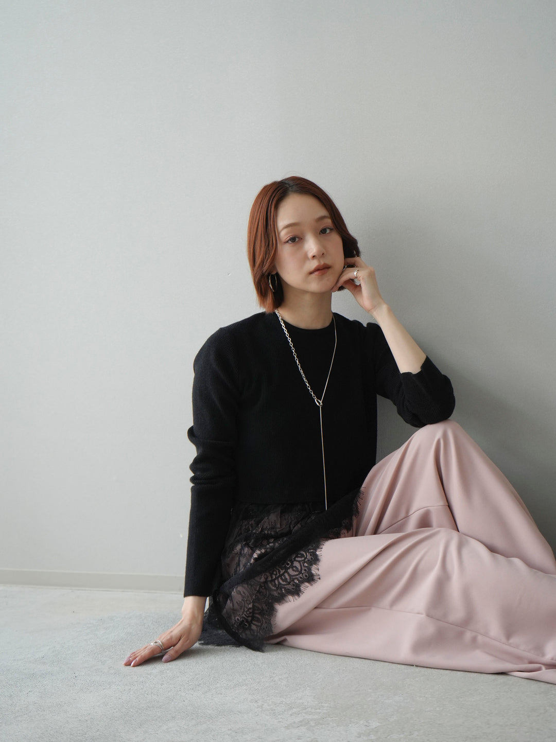 [SET]クルーネックレースドッキングリブニットトップス+ベルト付キーホルダーモチーフワイドパンツ(2set)