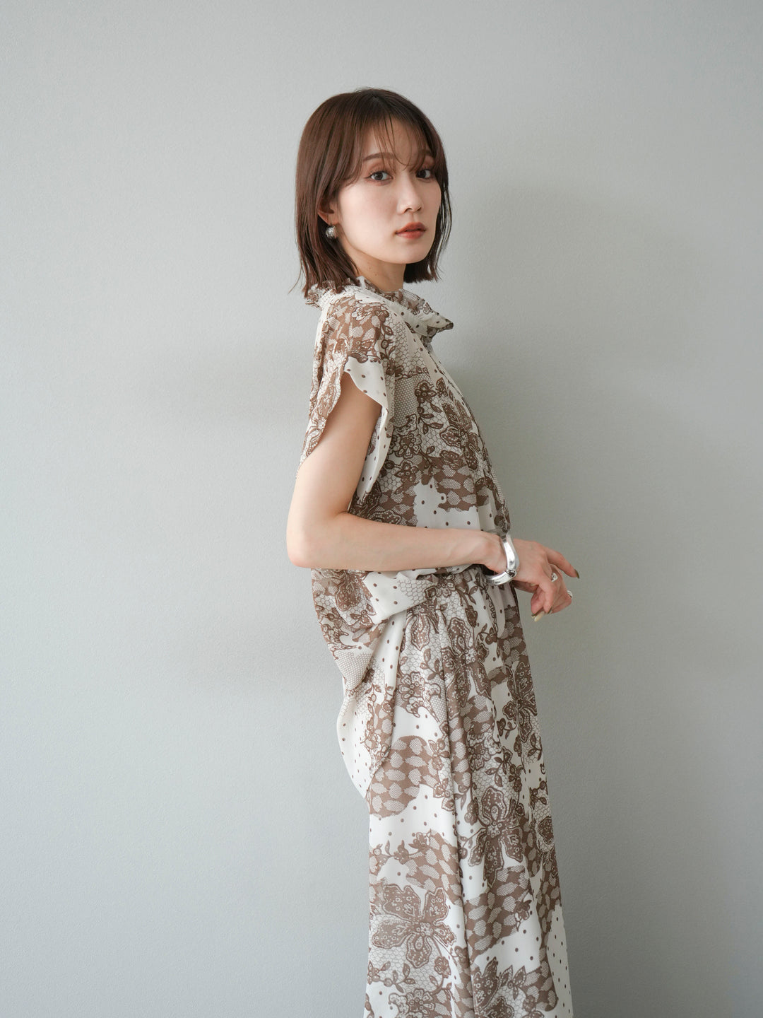 [SET] 花朵圖案法式袖襯衫 + 花朵圖案喇叭裙 (2 套)