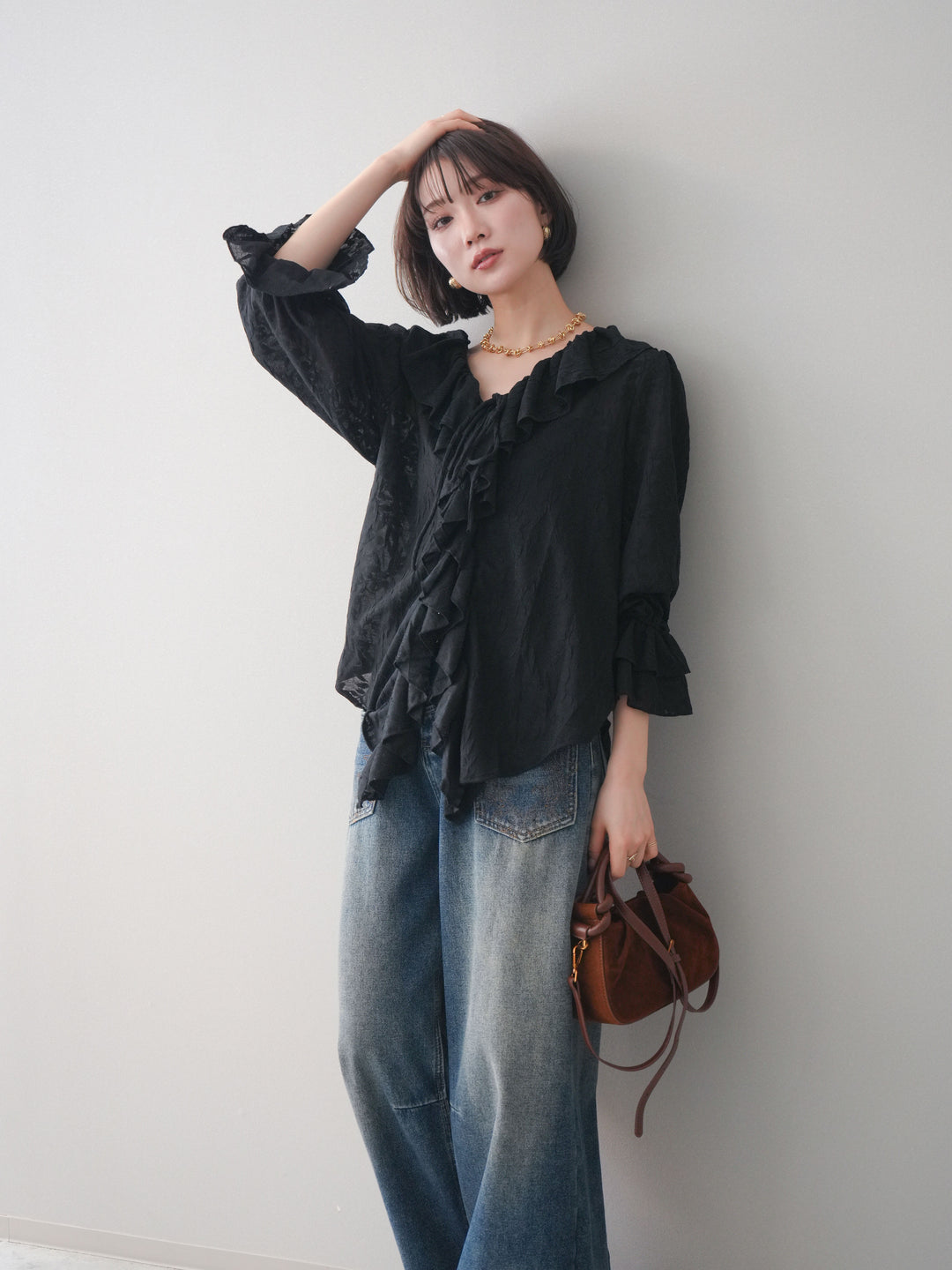 [予約]ラッフルレーススリットブラウス/black