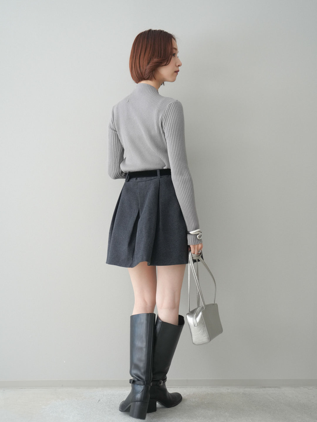 [SET]シアー切替スパンコールリブニットトップス+ベルト付きタックミニスカート(2set)