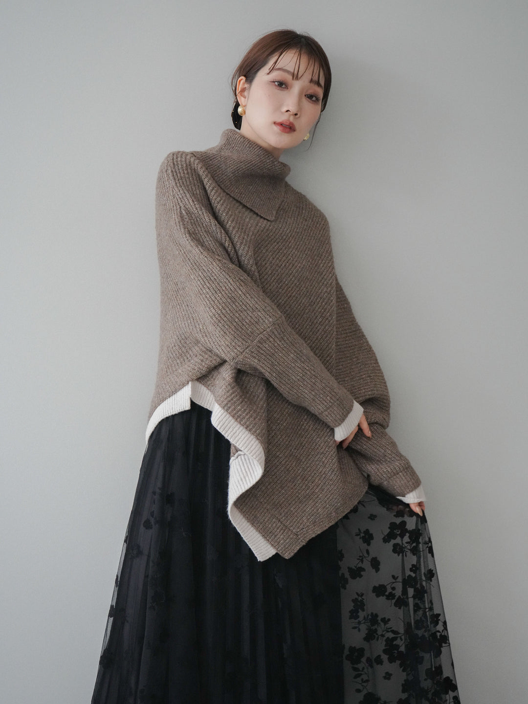 [予約]配色アシンメトリードルマンニットプルオーバー/oatmeal