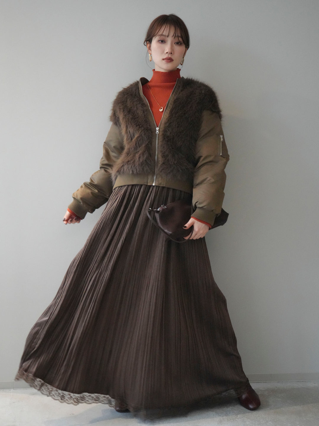 [SET]ファードッキングMA-1+袖ボタンボトルネックリブニットトップス+裾レーススウェードプリーツマキシスカート(3set)