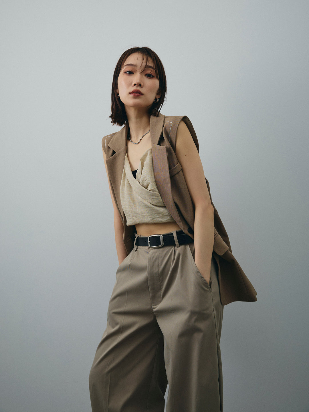 [SET]ステッチデザインベスト+リネンライクカシュクールデザインビスチェ+コクーンワイドチノパンツ(3set)