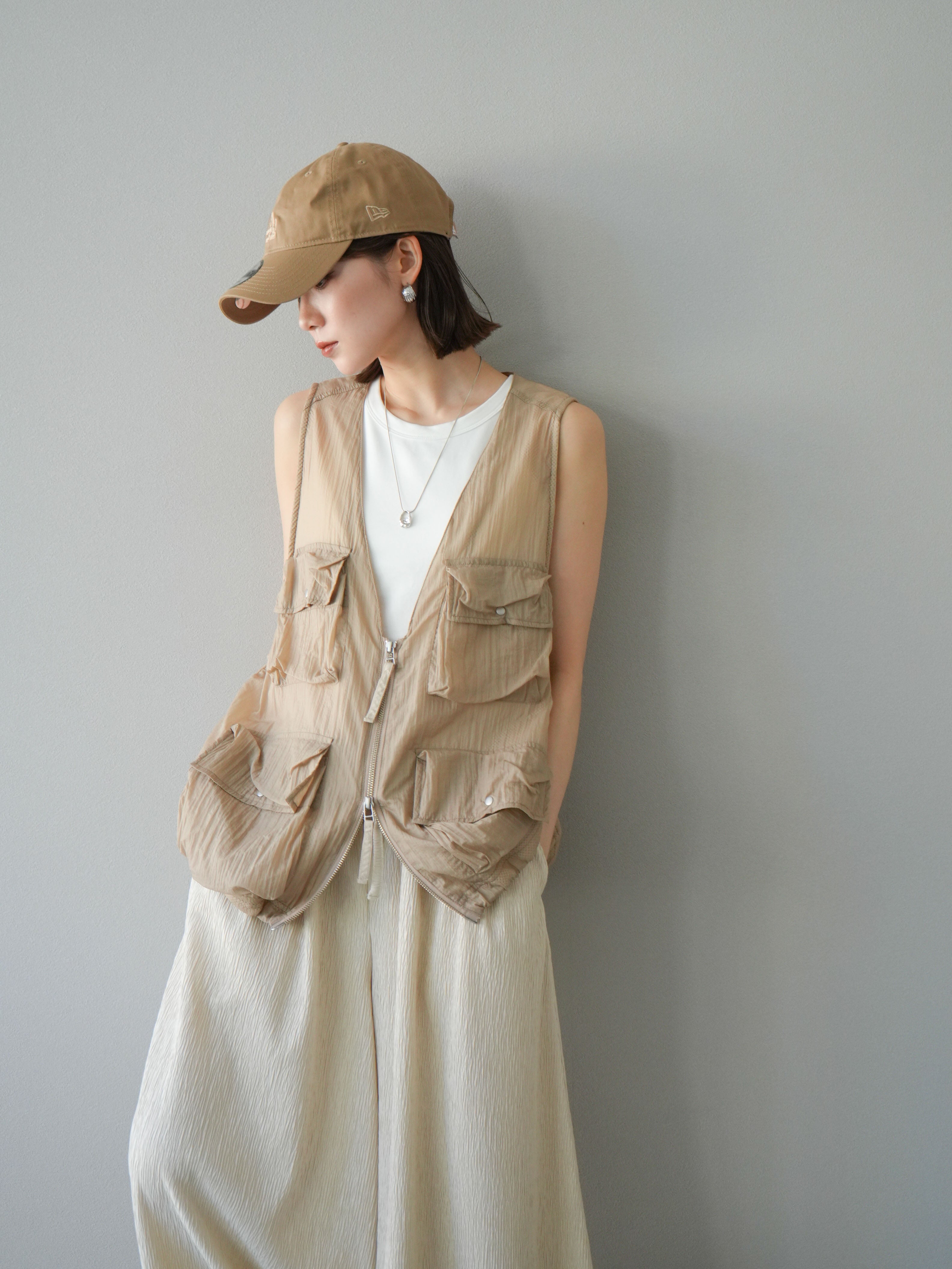 予約]ナイロンBIGポケットシアーベスト/ベージュ – Lumier