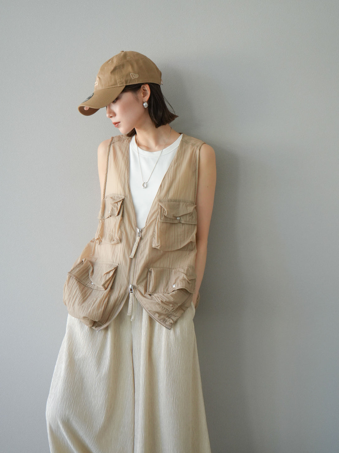 [預購] 尼龍大口袋透視背心/米色