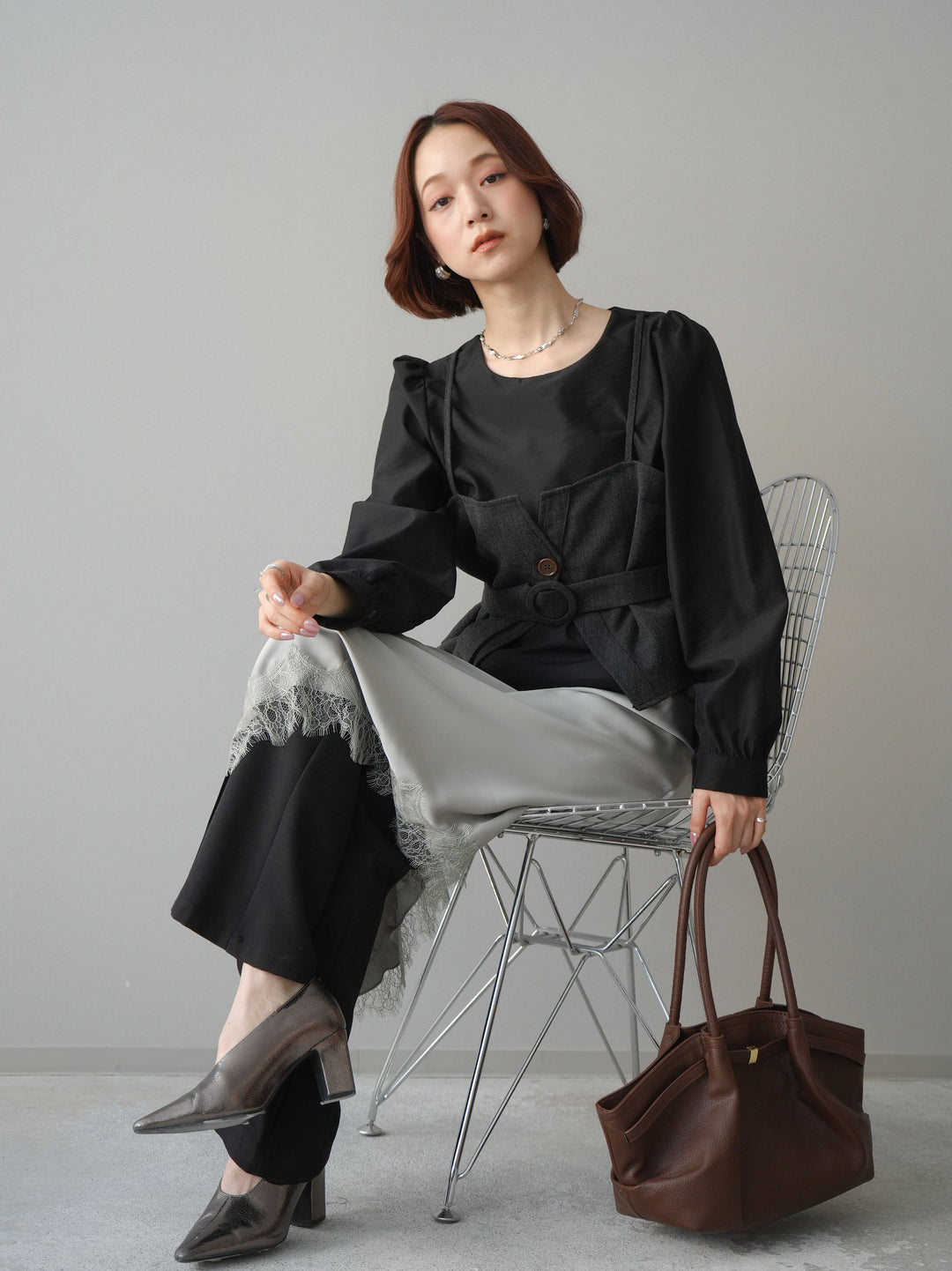 [SET]異素材ビスチェドッキングブラウス+センターシームフレアパンツ+サテンライクアシメレーススカート(3set)