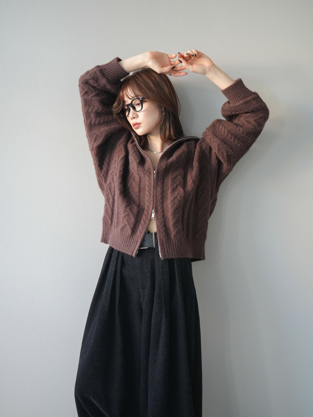 [予約]ケーブル編みハイネックZIPニットカーディガン/brown