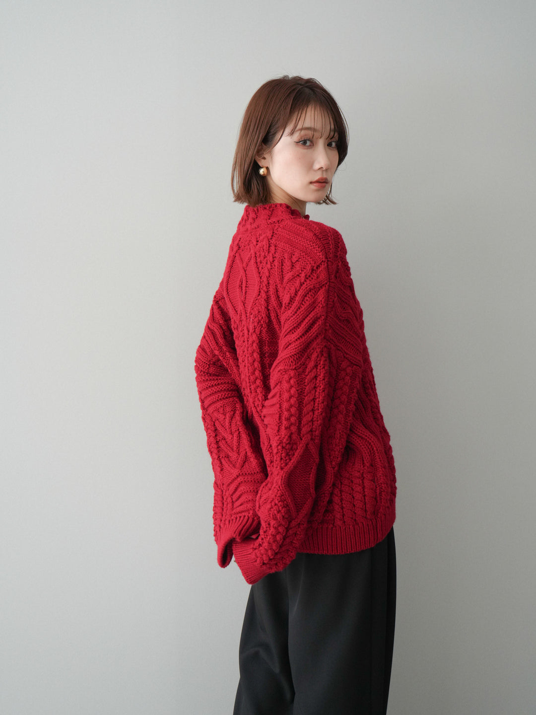 [予約]ケーブル編みモックネックニットプルオーバー/red