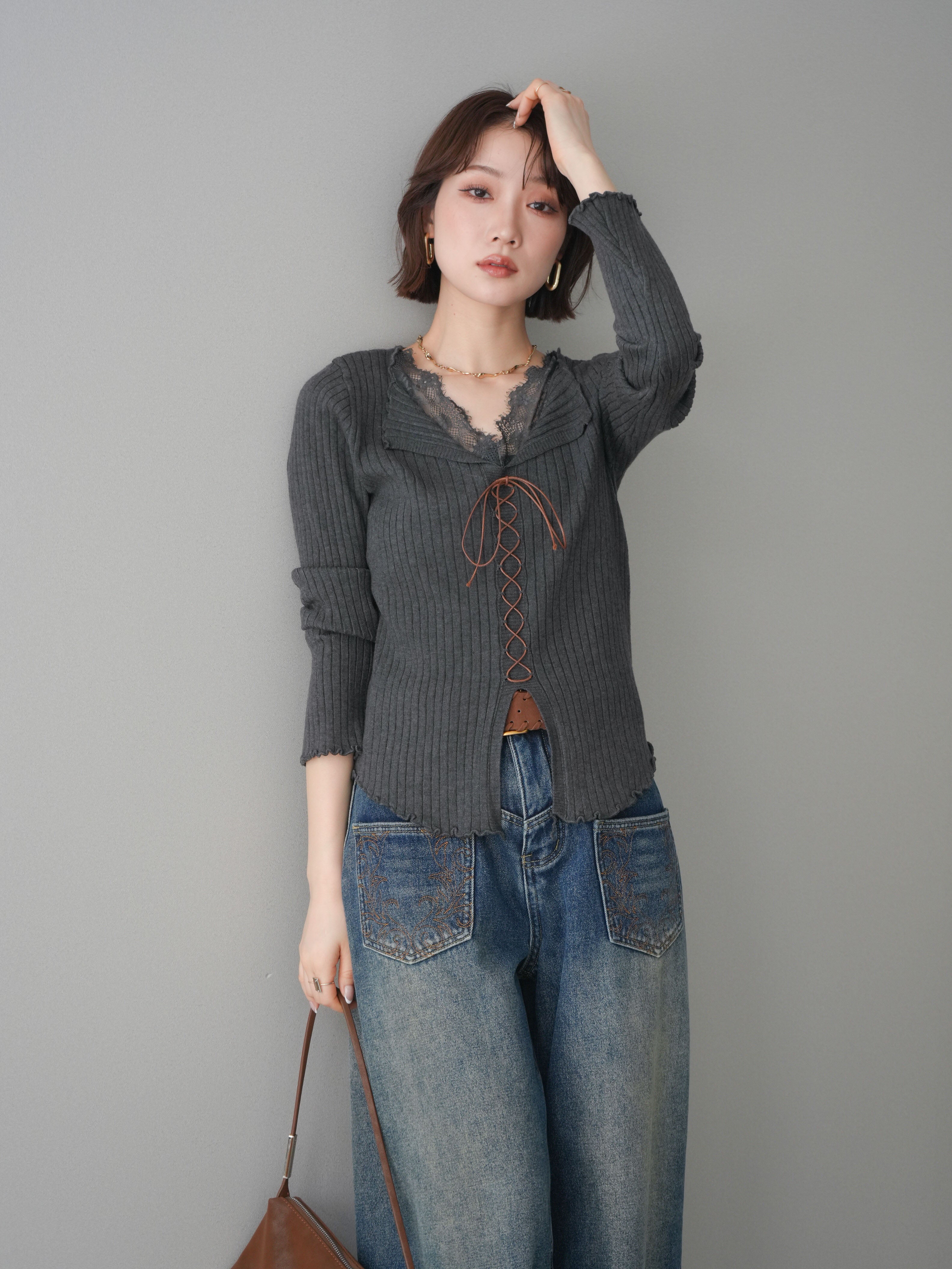 予約]レースネックレースアップリブニットトップス/gray – Lumier