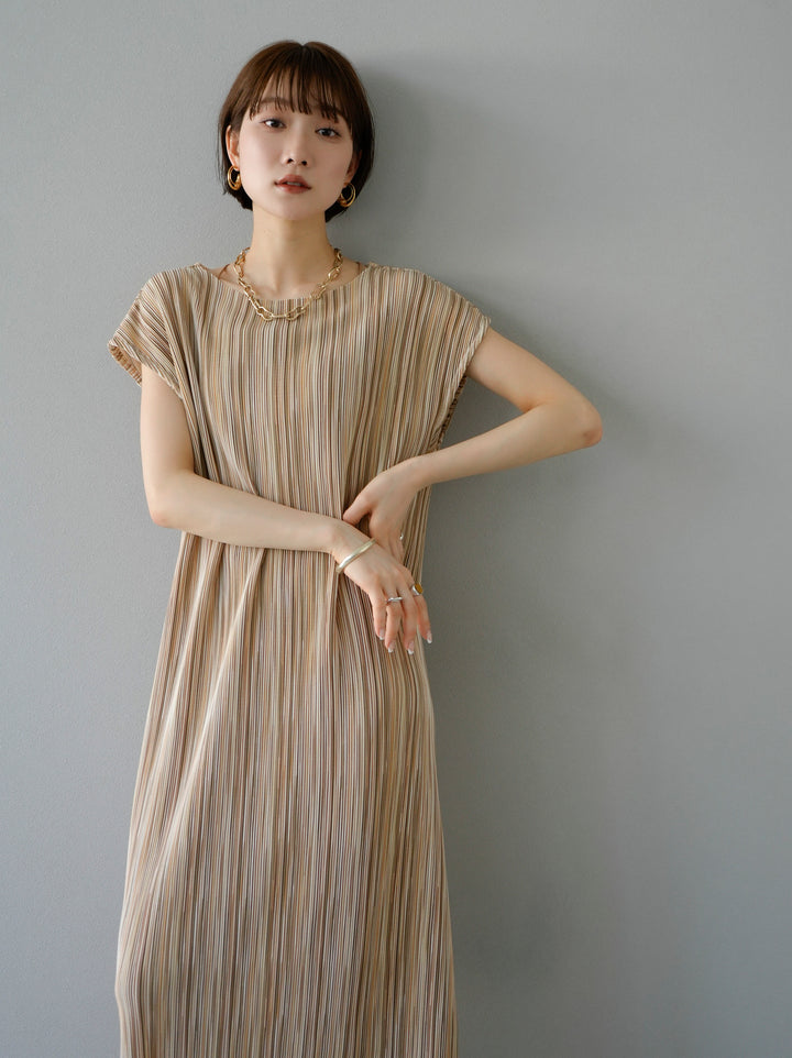 [Pre-order] Multi-pleat French sleeve dress/beige