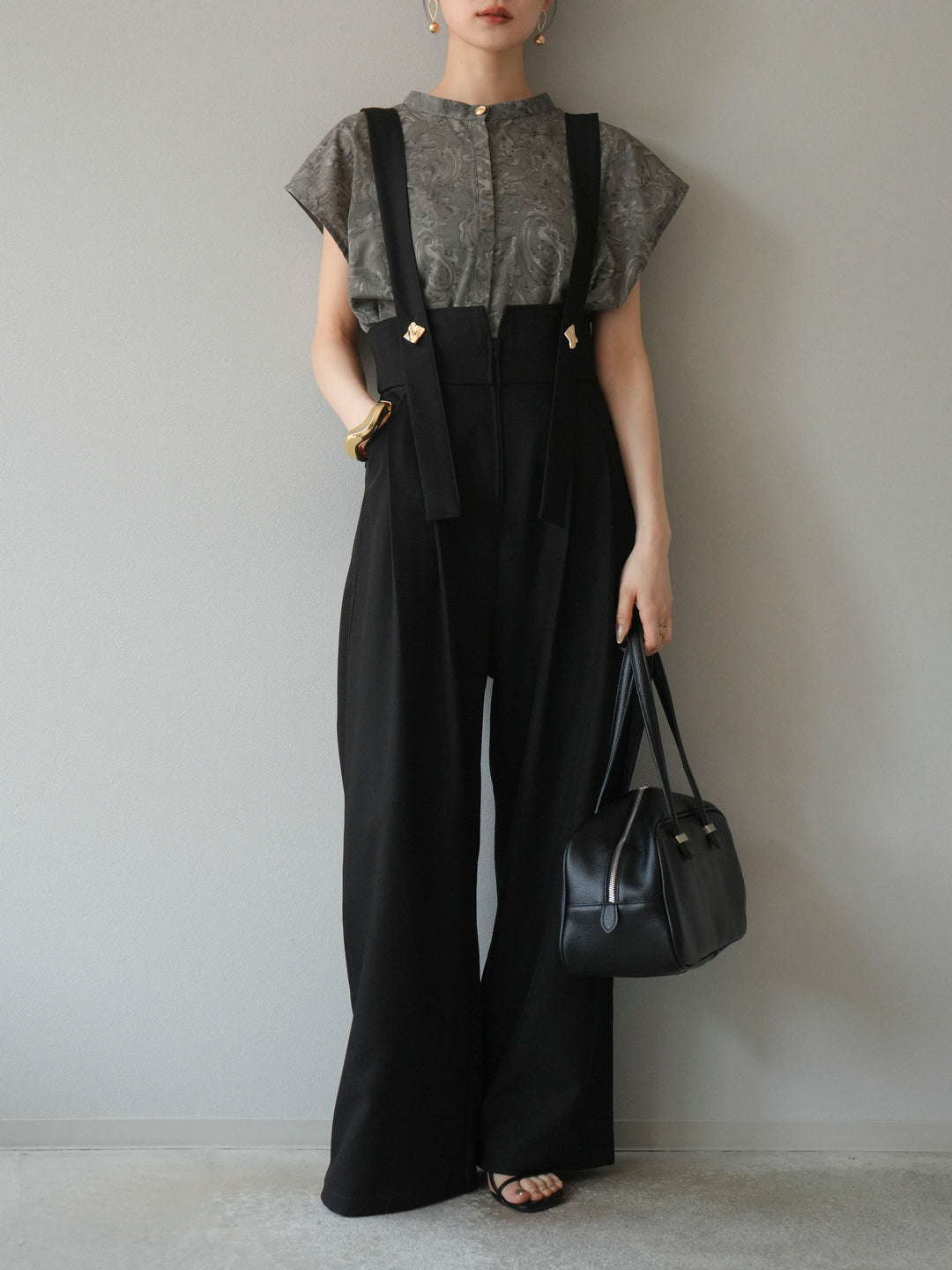 [予約]ペイズリープリントゴールドボタンブラウス/グレー