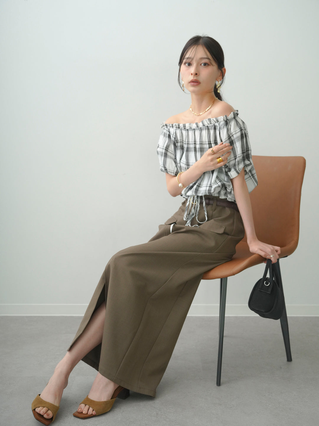 [SET]チェックギャザーオフショルトップス+クレープデシンフラップ付きストレートスカート(2set)