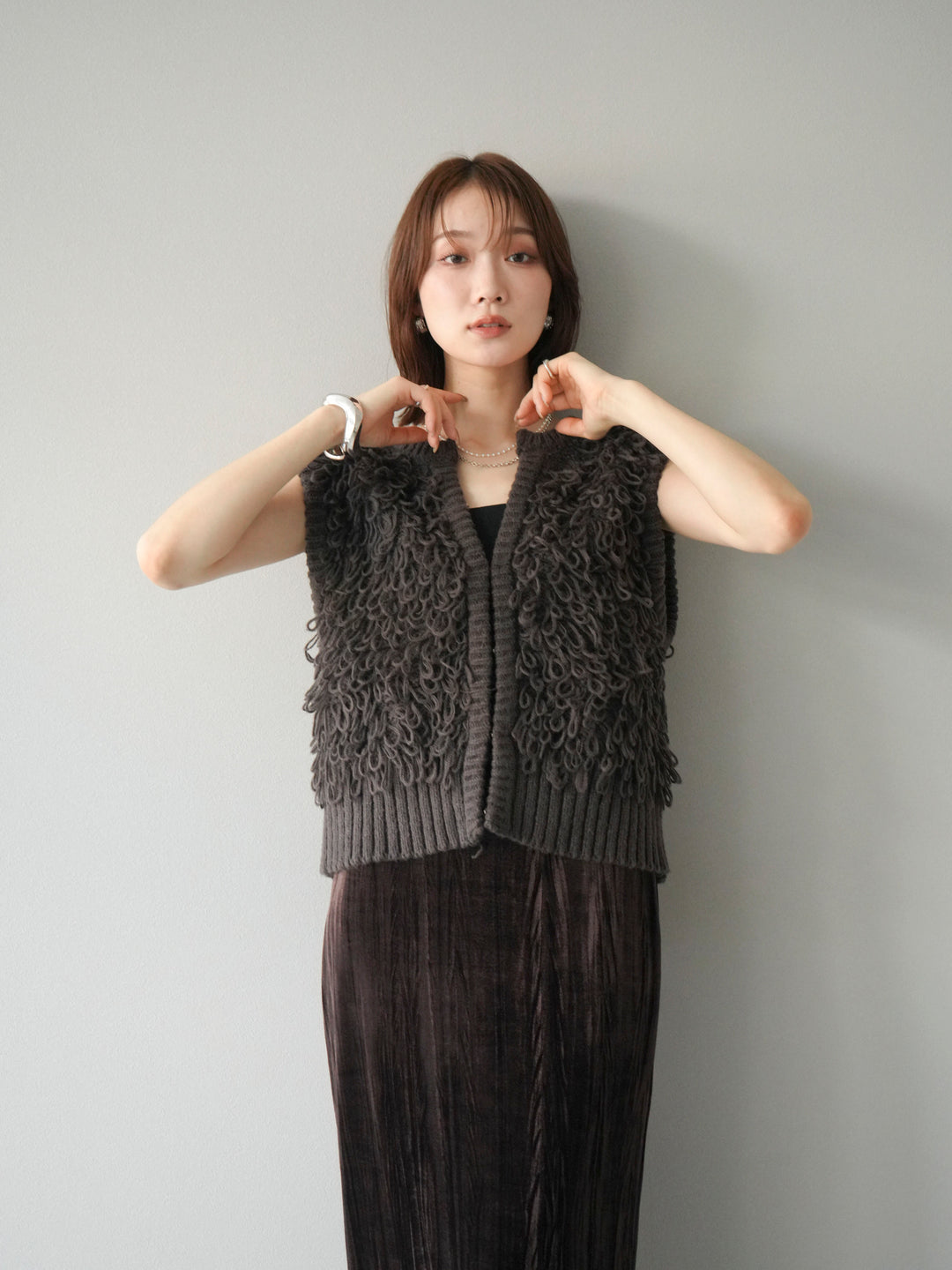 [SET]レザー襟オンブレチェックオーバーシャツ +ループデザインホックベスト +クラッシュベロアナロースカート(3set)